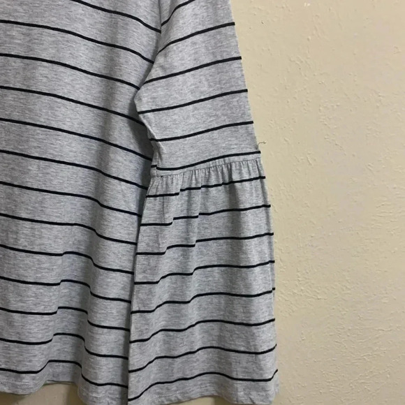 Two by Vince Camuto | Nova Blouse Grey. - Picture 4 of 11